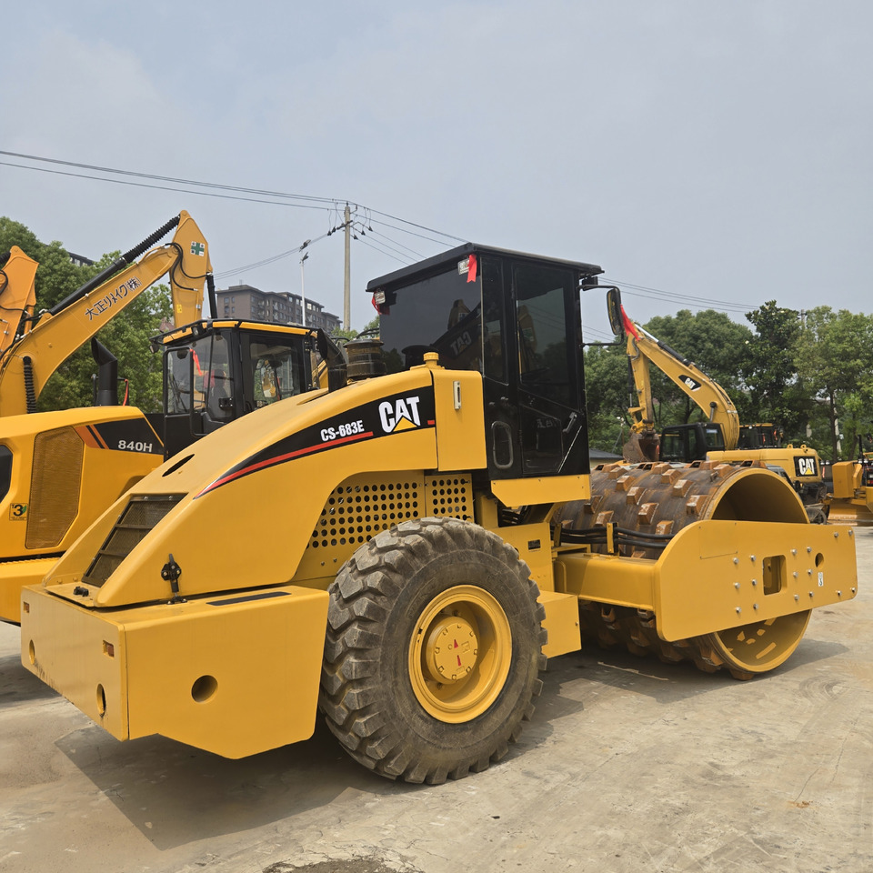 CAT CS683E - Компактор: фото 4 CAT CS683E - Компактор: фото 4