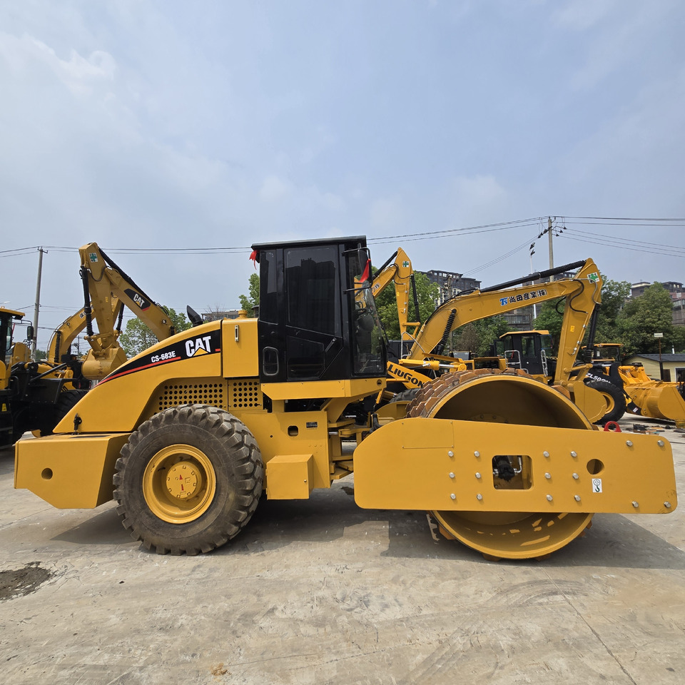 CAT CS683E - Компактор: фото 3 CAT CS683E - Компактор: фото 3