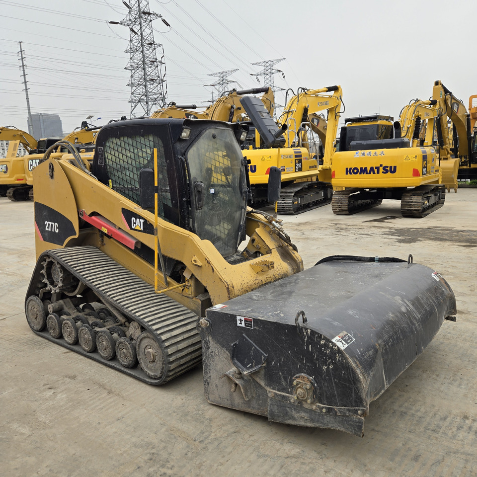CATERPILLAR 277C - Мини-погрузчик с бортовым поворотом: фото 2 CATERPILLAR 277C - Мини-погрузчик с бортовым поворотом: фото 2