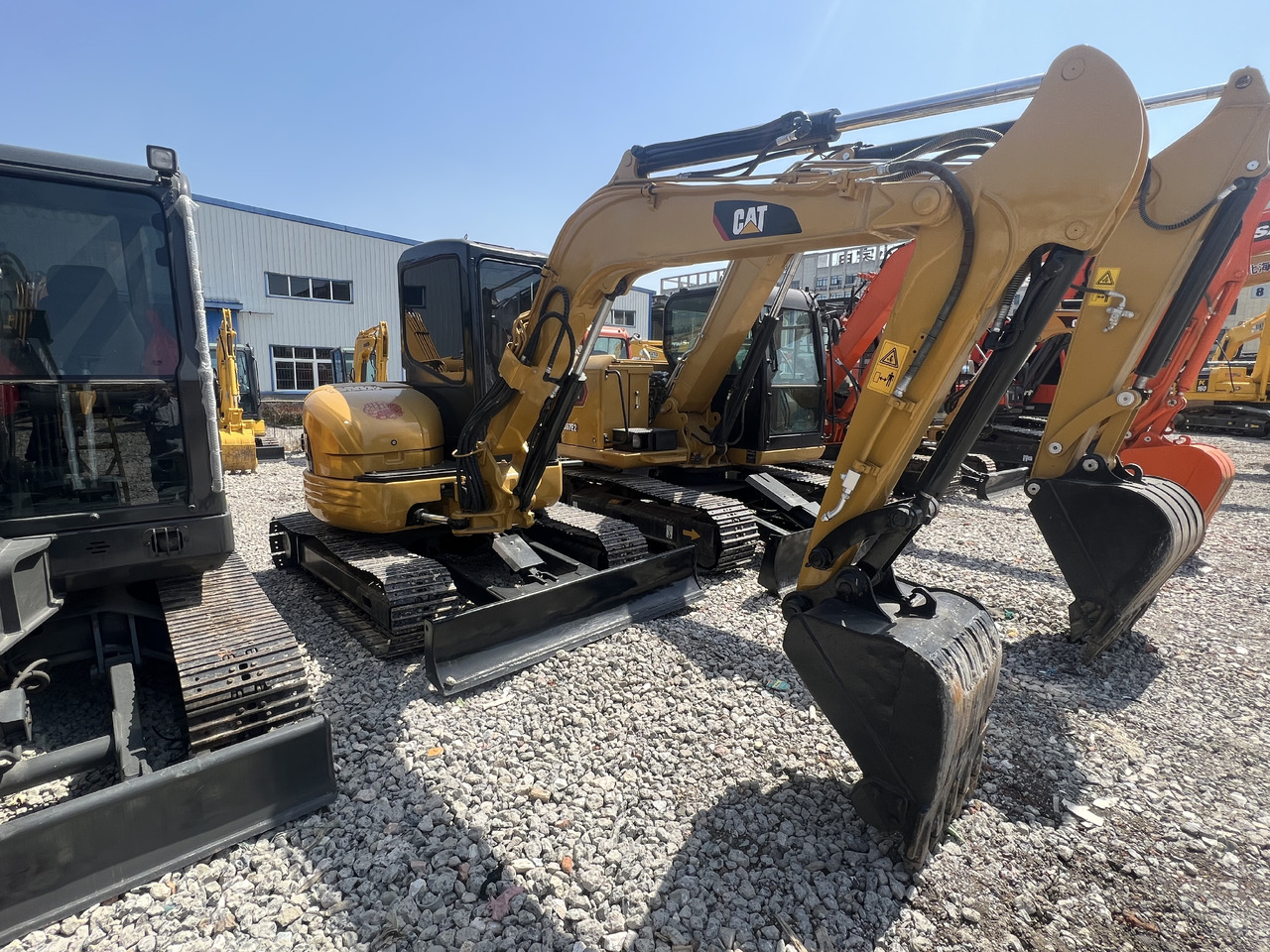 CATERPILLAR 304CR - Мини-экскаватор: фото 3 CATERPILLAR 304CR - Мини-экскаватор: фото 3