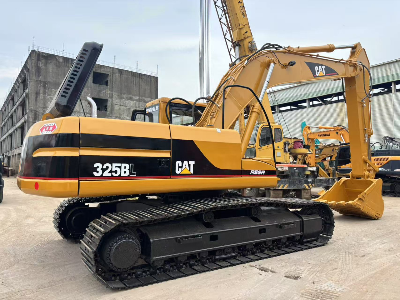 CATERPILLAR 325B - Гусеничный экскаватор: фото 2 CATERPILLAR 325B - Гусеничный экскаватор: фото 2