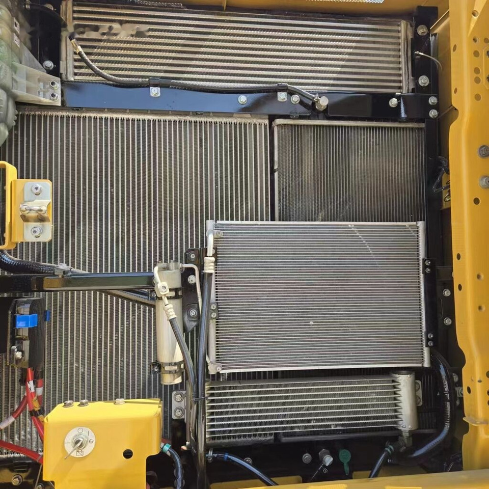 Caterpillar 330GC - Гусеничный экскаватор: фото 1 Caterpillar 330GC - Гусеничный экскаватор: фото 1