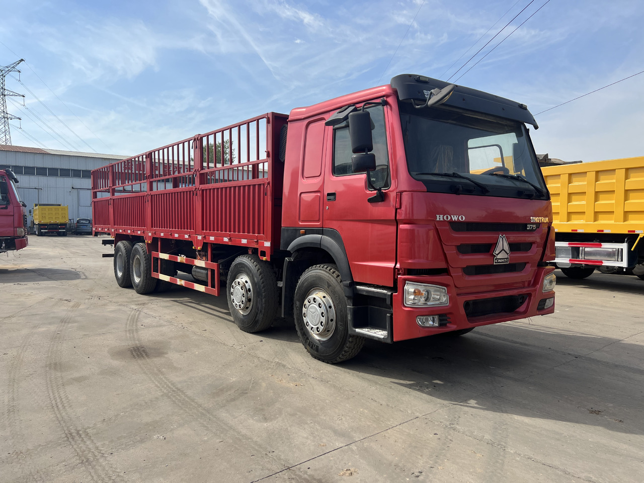 SINOTRUK HOWO 8*4 Fence Truck - Грузовик: фото 1 SINOTRUK HOWO 8*4 Fence Truck - Грузовик: фото 1