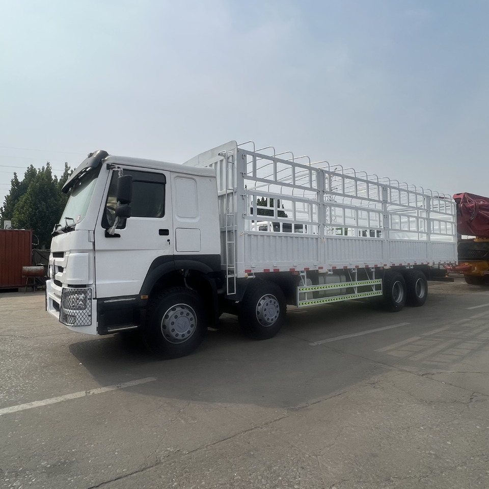 SINOTRUK HOWO 8*4 Fence Truck - Грузовик: фото 4 SINOTRUK HOWO 8*4 Fence Truck - Грузовик: фото 4
