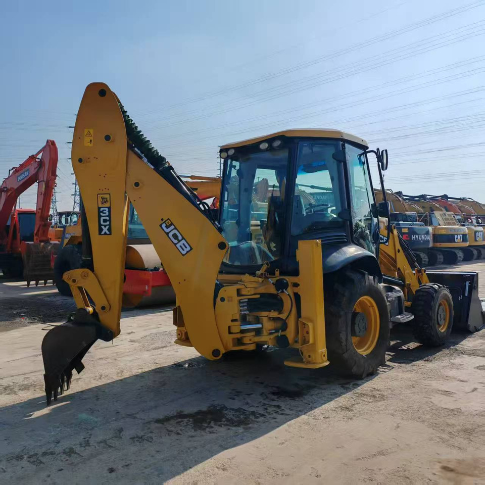 JCB 3CX - Экскаватор-погрузчик: фото 3 JCB 3CX - Экскаватор-погрузчик: фото 3