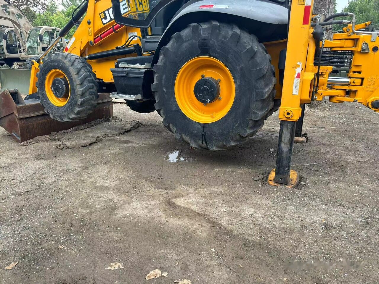 JCB 3CX Telescopic Arm Plus Four in One Bucket - Экскаватор-погрузчик: фото 5 JCB 3CX Telescopic Arm Plus Four in One Bucket - Экскаватор-погрузчик: фото 5