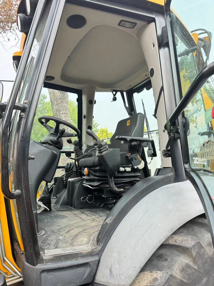 JCB 3CX Telescopic Arm Plus Four in One Bucket - Экскаватор-погрузчик: фото 3 JCB 3CX Telescopic Arm Plus Four in One Bucket - Экскаватор-погрузчик: фото 3