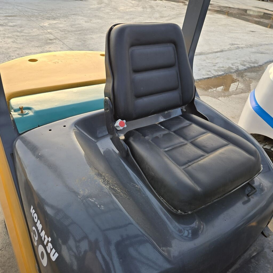 Komatsu FD30 - Дизельный погрузчик: фото 2 Komatsu FD30 - Дизельный погрузчик: фото 2