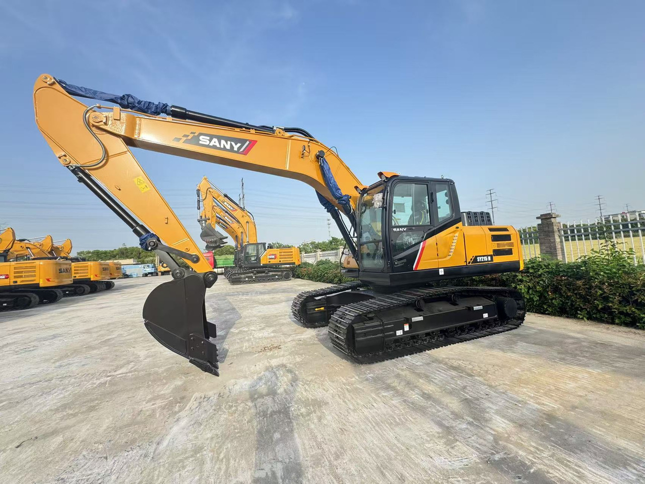 SANY SY215 - Гусеничный экскаватор: фото 1 SANY SY215 - Гусеничный экскаватор: фото 1