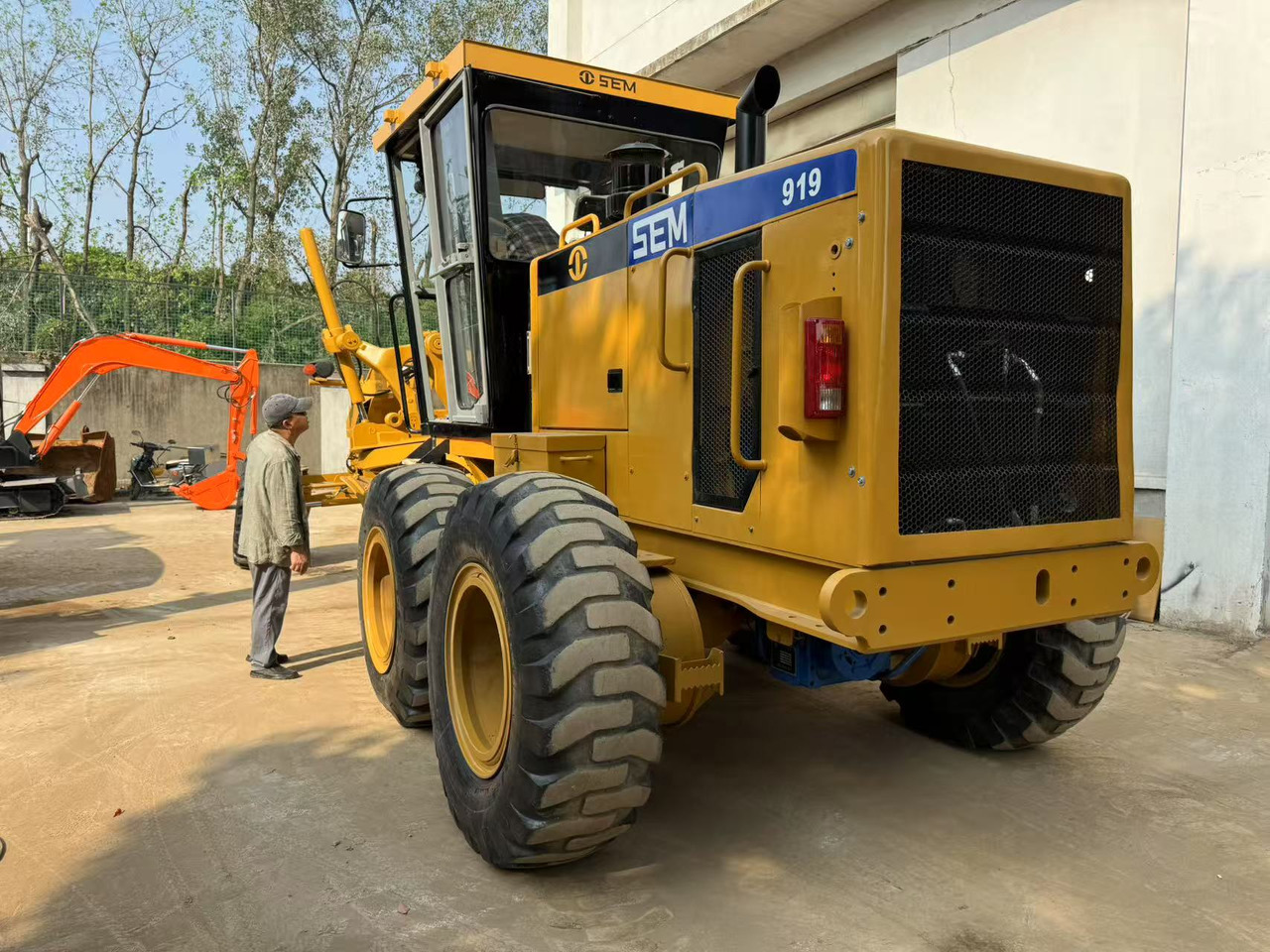 Грейдер SEM 919: фото 8 Грейдер SEM 919: фото 8