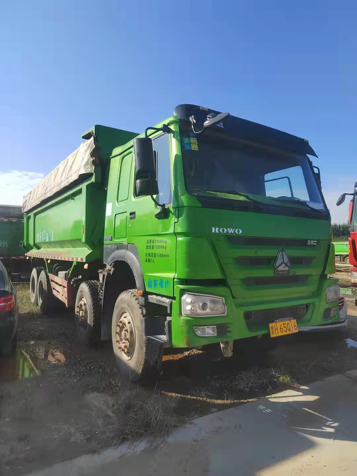SINOTRUK HOWO - Грузовик с закрытым кузовом: фото 2 SINOTRUK HOWO - Грузовик с закрытым кузовом: фото 2