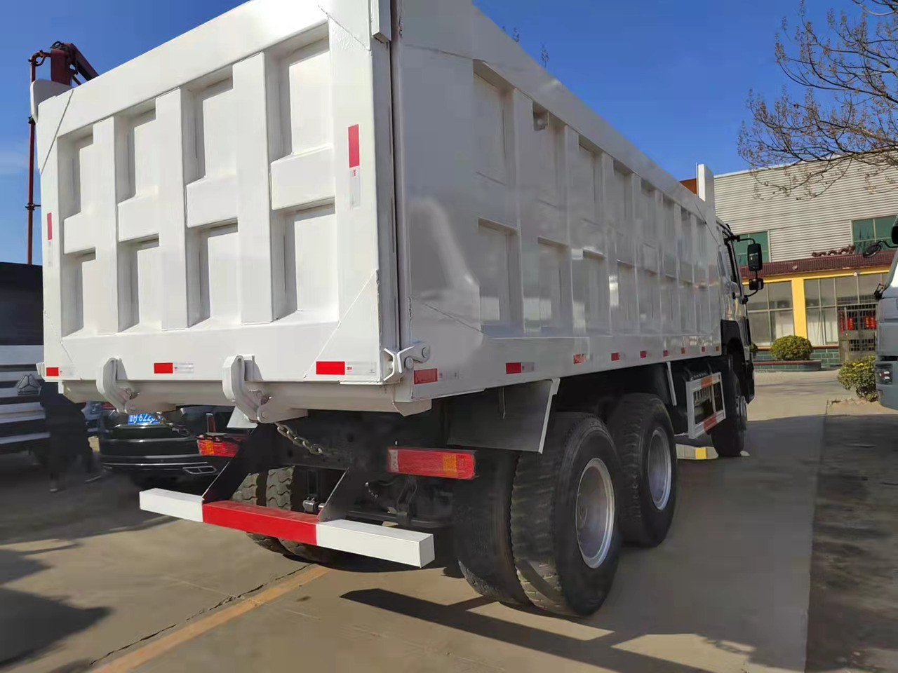 SINOTRUK HOWO - Самосвал: фото 5 SINOTRUK HOWO - Самосвал: фото 5