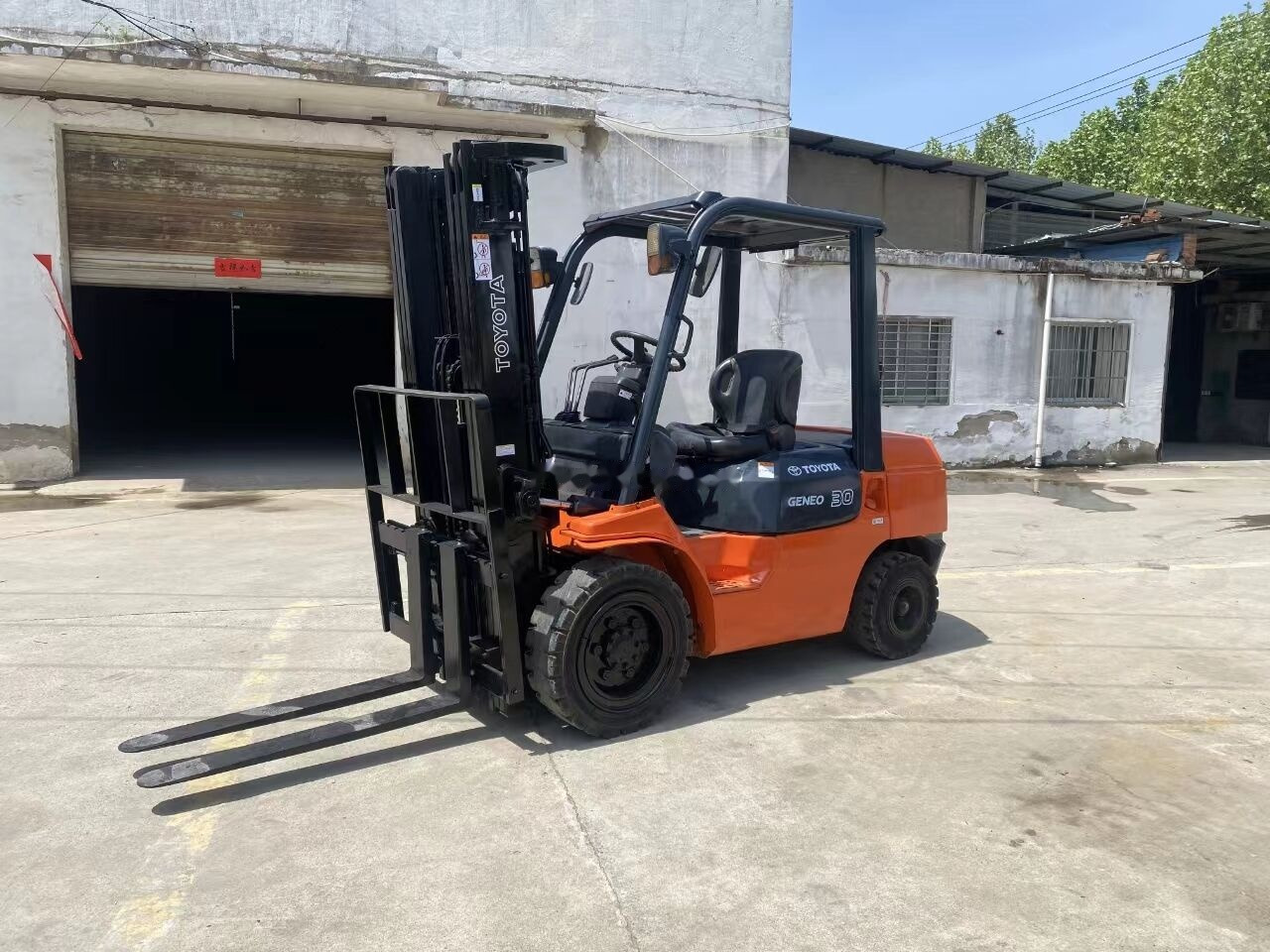 Toyota FD30 - Дизельный погрузчик: фото 4 Toyota FD30 - Дизельный погрузчик: фото 4