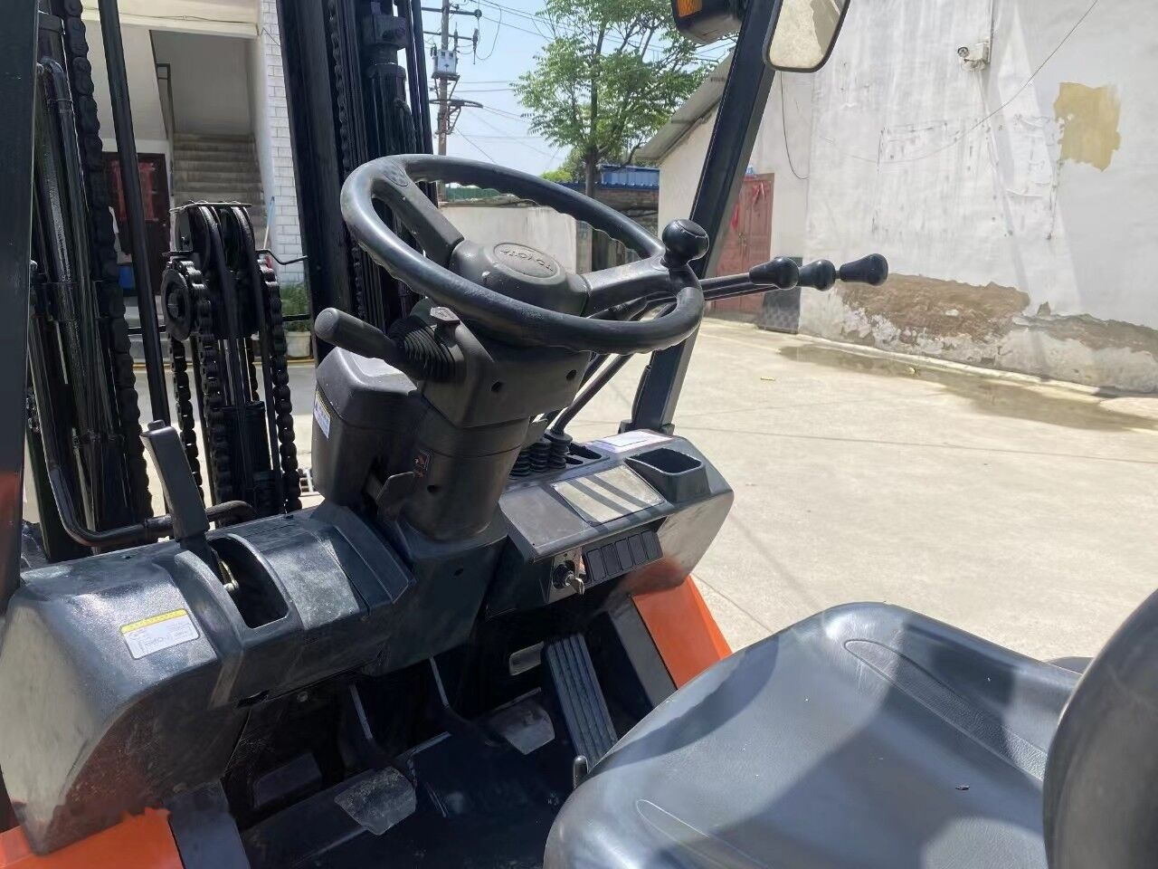 Toyota FD30 - Дизельный погрузчик: фото 2 Toyota FD30 - Дизельный погрузчик: фото 2