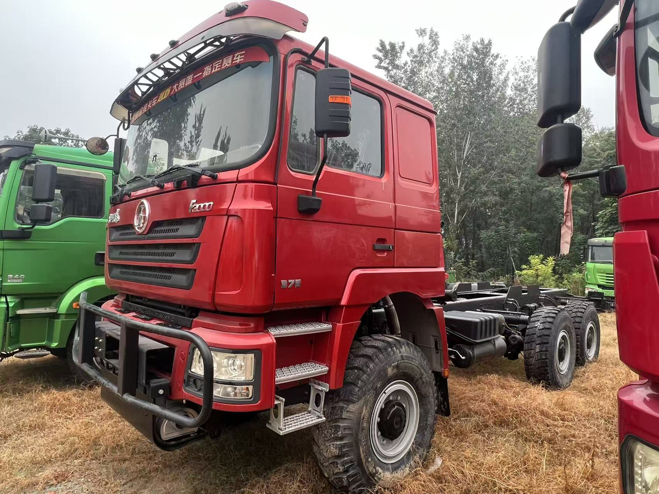 SHACMAN F3000 6x6 chassis - Тягач: фото 2 SHACMAN F3000 6x6 chassis - Тягач: фото 2
