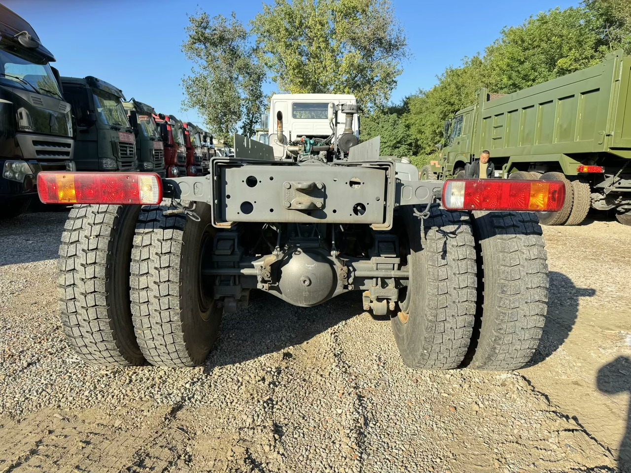 SINOTRUK HOWO - Тягач: фото 2 SINOTRUK HOWO - Тягач: фото 2