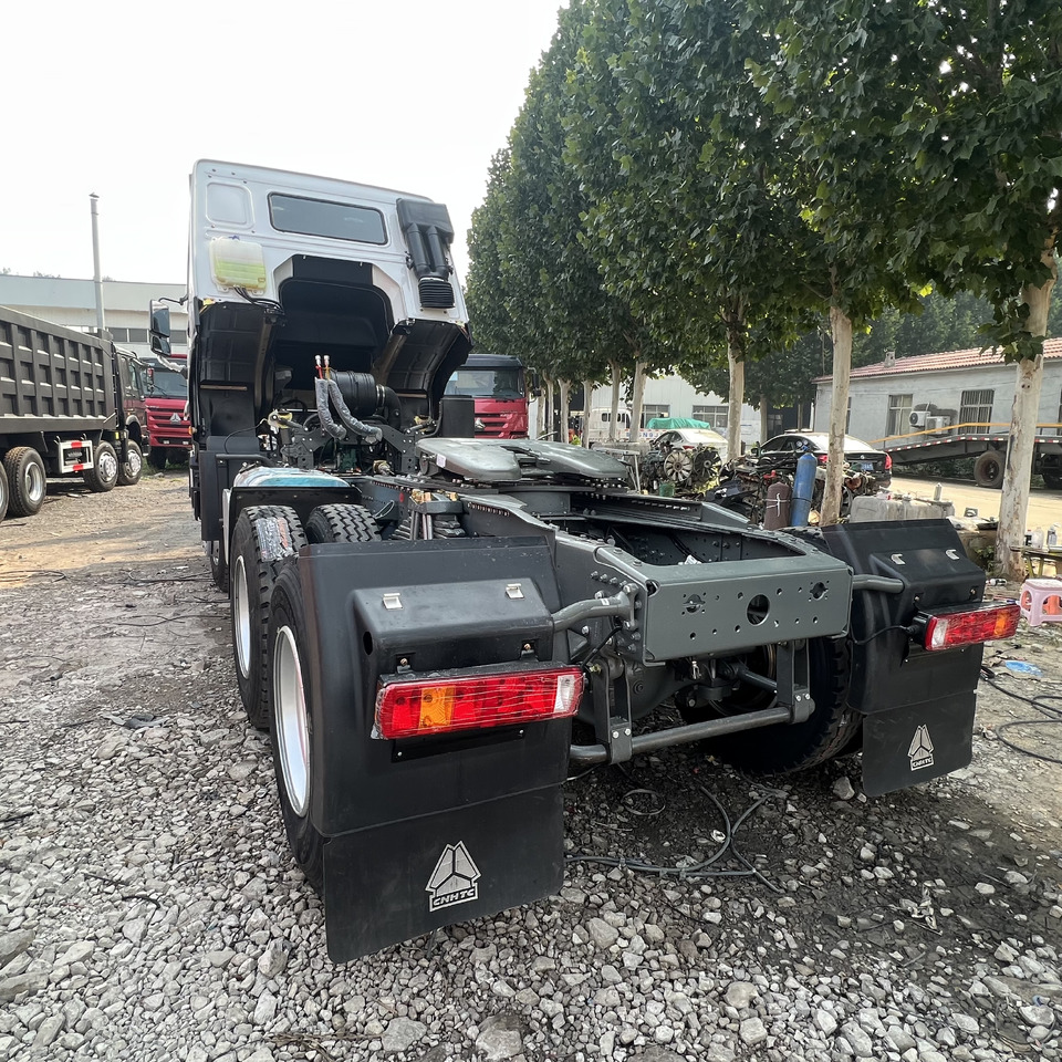 SINOTRUK Howo tractor head - Тягач: фото 1 SINOTRUK Howo tractor head - Тягач: фото 1