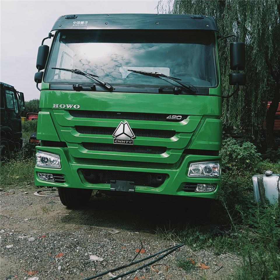 SINOTRUK Trailer head - Тягач: фото 3 SINOTRUK Trailer head - Тягач: фото 3