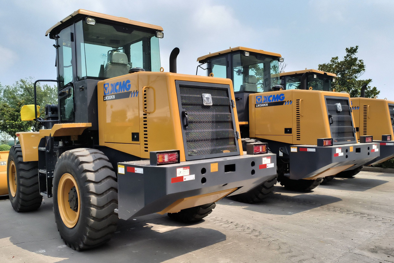 XCMG LW300KN - Колёсный погрузчик: фото 1 XCMG LW300KN - Колёсный погрузчик: фото 1
