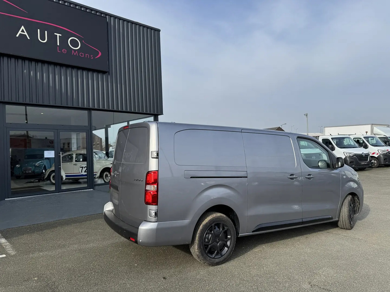 Citroen Jumpy XL 2.0 BLUEHDI 180CH S&S PACK PREMIUM CONNECT EAT8 - Цельнометаллический фургон: фото 5 Citroen Jumpy XL 2.0 BLUEHDI 180CH S&S PACK PREMIUM CONNECT EAT8 - Цельнометаллический фургон: фото 5