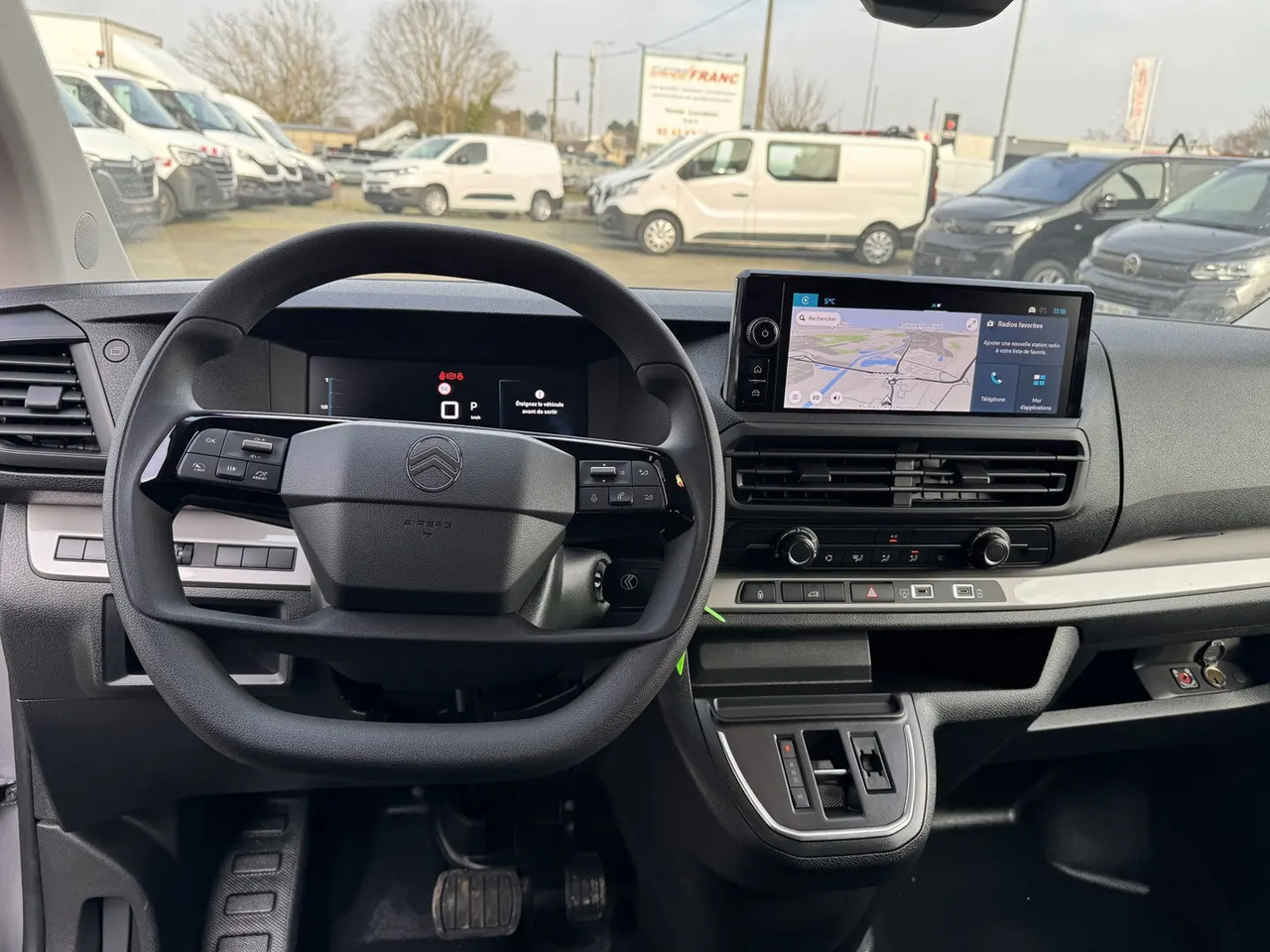 Citroen Jumpy XL 2.0 BLUEHDI 180CH S&S PACK PREMIUM CONNECT EAT8 - Цельнометаллический фургон: фото 3 Citroen Jumpy XL 2.0 BLUEHDI 180CH S&S PACK PREMIUM CONNECT EAT8 - Цельнометаллический фургон: фото 3