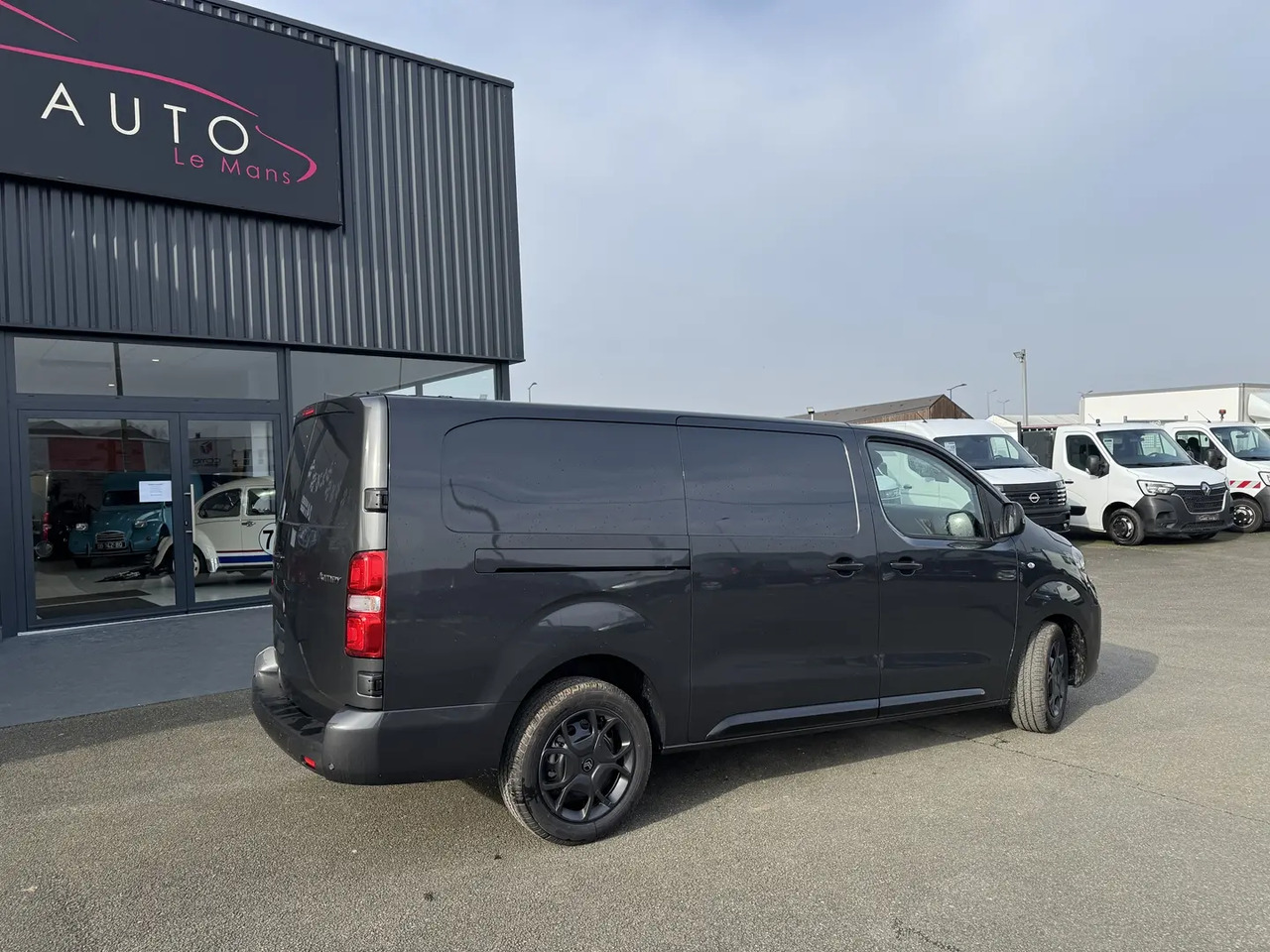 Citroen Jumpy XL 2.0 BLUEHDI 180CH S&S PACK PREMIUM CONNECT EAT8 - Цельнометаллический фургон: фото 5 Citroen Jumpy XL 2.0 BLUEHDI 180CH S&S PACK PREMIUM CONNECT EAT8 - Цельнометаллический фургон: фото 5
