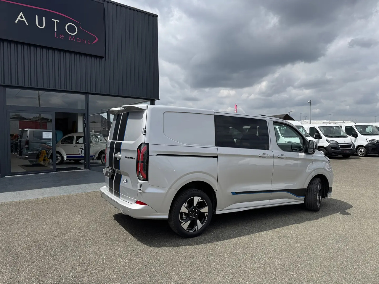 Ford Transit Custom 320 L1H1 2.0 ECOBLUE 170CH CABINE APPROFONDIE SPORT BVA8 - Грузопассажирский фургон: фото 5 Ford Transit Custom 320 L1H1 2.0 ECOBLUE 170CH CABINE APPROFONDIE SPORT BVA8 - Грузопассажирский фургон: фото 5