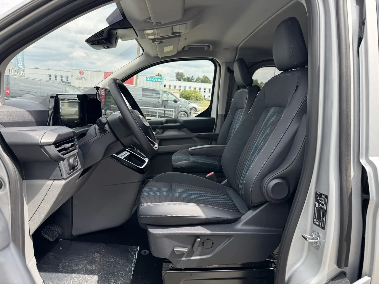 Ford Transit Custom 320 L1H1 2.0 ECOBLUE 170CH CABINE APPROFONDIE SPORT BVA8 - Грузопассажирский фургон: фото 4 Ford Transit Custom 320 L1H1 2.0 ECOBLUE 170CH CABINE APPROFONDIE SPORT BVA8 - Грузопассажирский фургон: фото 4