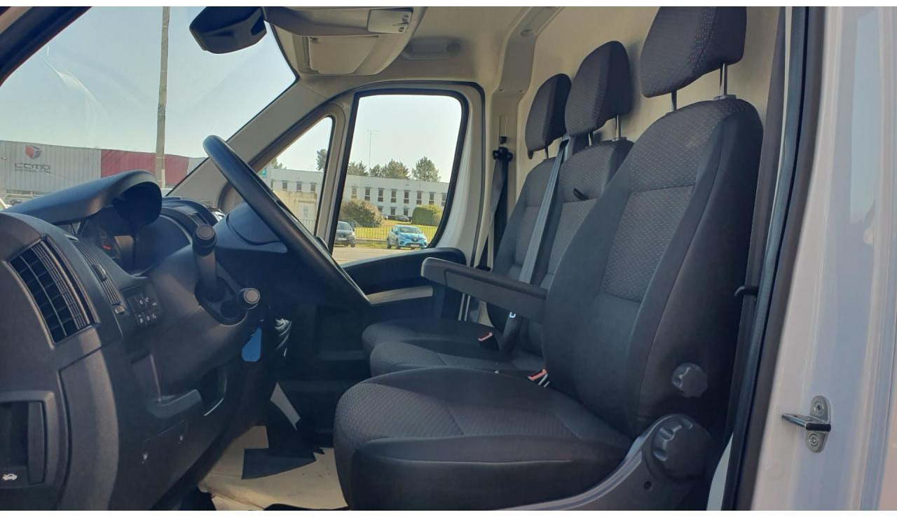 Peugeot Boxer 3.5t L2H2 2.2 HDi 140CH - Цельнометаллический фургон: фото 5 Peugeot Boxer 3.5t L2H2 2.2 HDi 140CH - Цельнометаллический фургон: фото 5