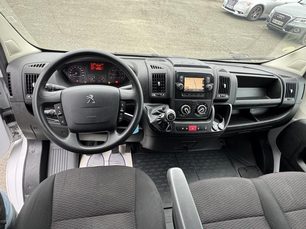 Peugeot Boxer 333 L1H1 2.2 BLUEHDI S&S 140CH ASPHALT - Цельнометаллический фургон: фото 3 Peugeot Boxer 333 L1H1 2.2 BLUEHDI S&S 140CH ASPHALT - Цельнометаллический фургон: фото 3