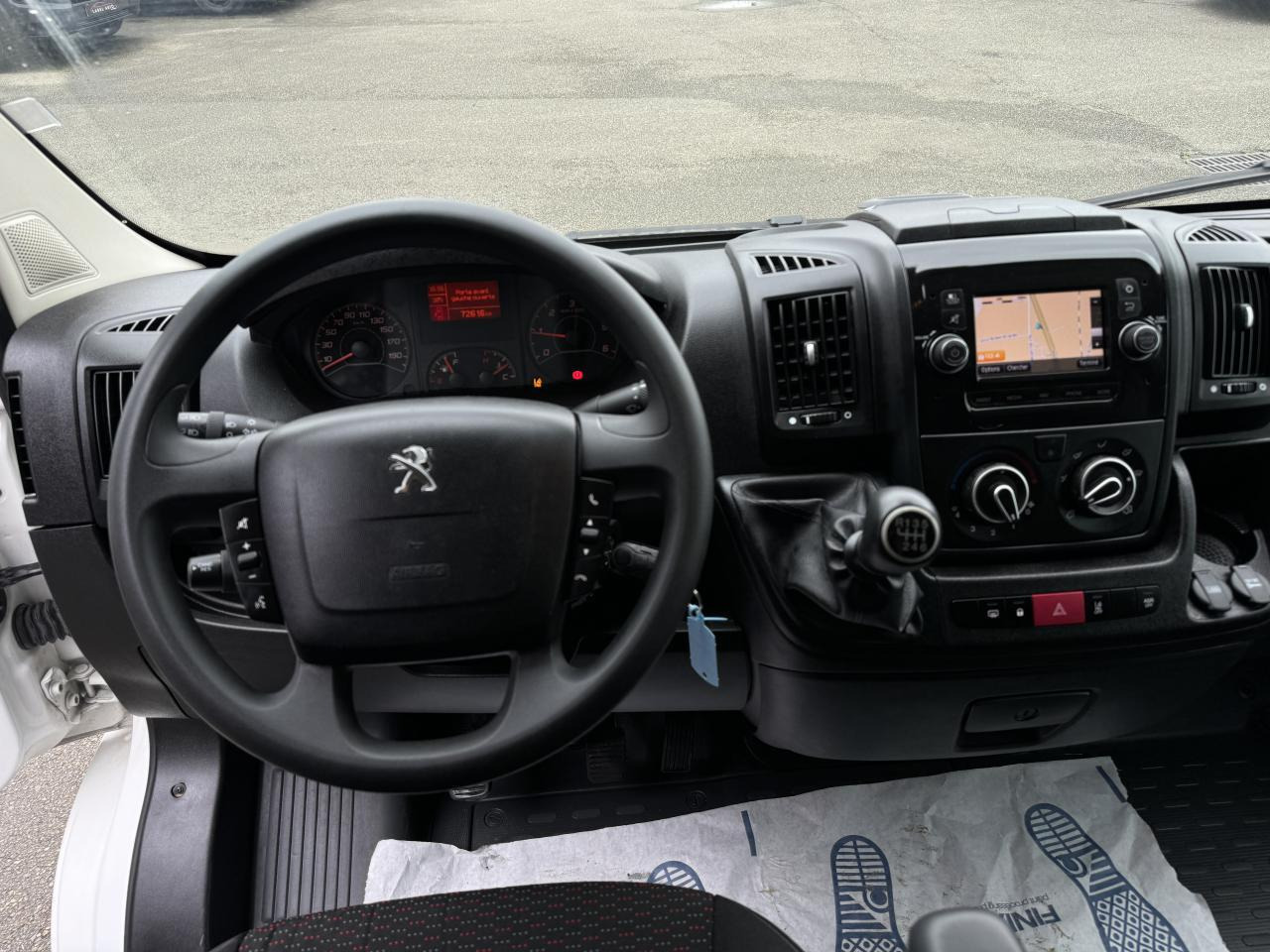 Peugeot Boxer 333 L1H1 2.2 BLUEHDI S&S 140CH ASPHALT - Цельнометаллический фургон: фото 3 Peugeot Boxer 333 L1H1 2.2 BLUEHDI S&S 140CH ASPHALT - Цельнометаллический фургон: фото 3