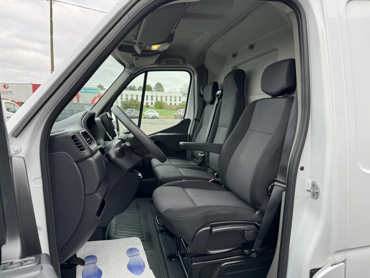 RENAULT MASTER 3T3 L2H2 2.3 DCI 135CH CONFORT - Цельнометаллический фургон: фото 4 RENAULT MASTER 3T3 L2H2 2.3 DCI 135CH CONFORT - Цельнометаллический фургон: фото 4