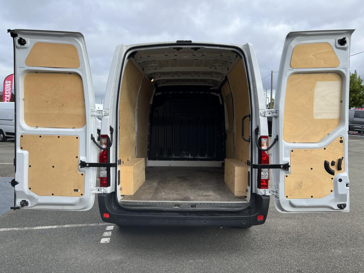 RENAULT Master Grand Confort F3300 L2H2 2.3 dCi - 135  III FOURGON Fourgon L2H2 Traction PHASE 3 - Цельнометаллический фургон: фото 3 RENAULT Master Grand Confort F3300 L2H2 2.3 dCi - 135  III FOURGON Fourgon L2H2 Traction PHASE 3 - Цельнометаллический фургон: фото 3