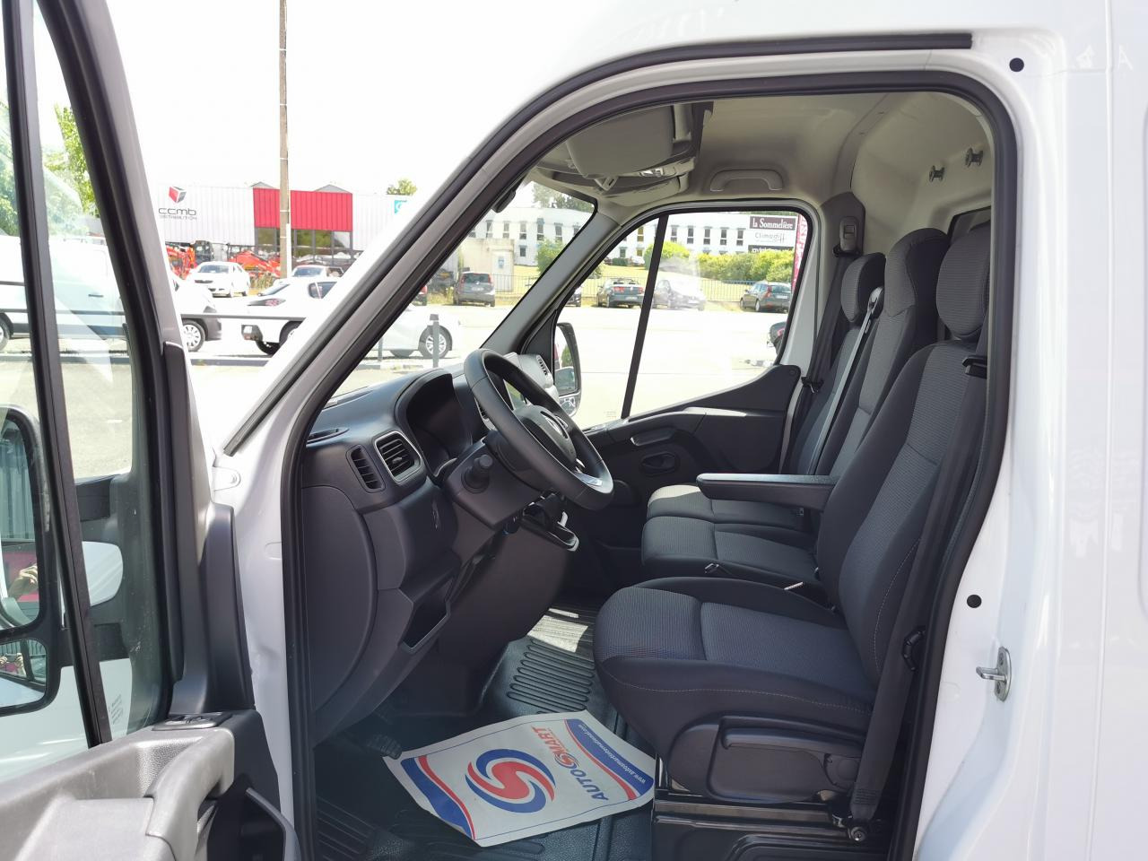 RENAULT Master Grand Confort F3500 L3H2 2.3 dCi - 135  III FOURGON Fourgon L3H2 Traction PHASE 3 - Цельнометаллический фургон: фото 5 RENAULT Master Grand Confort F3500 L3H2 2.3 dCi - 135  III FOURGON Fourgon L3H2 Traction PHASE 3 - Цельнометаллический фургон: фото 5
