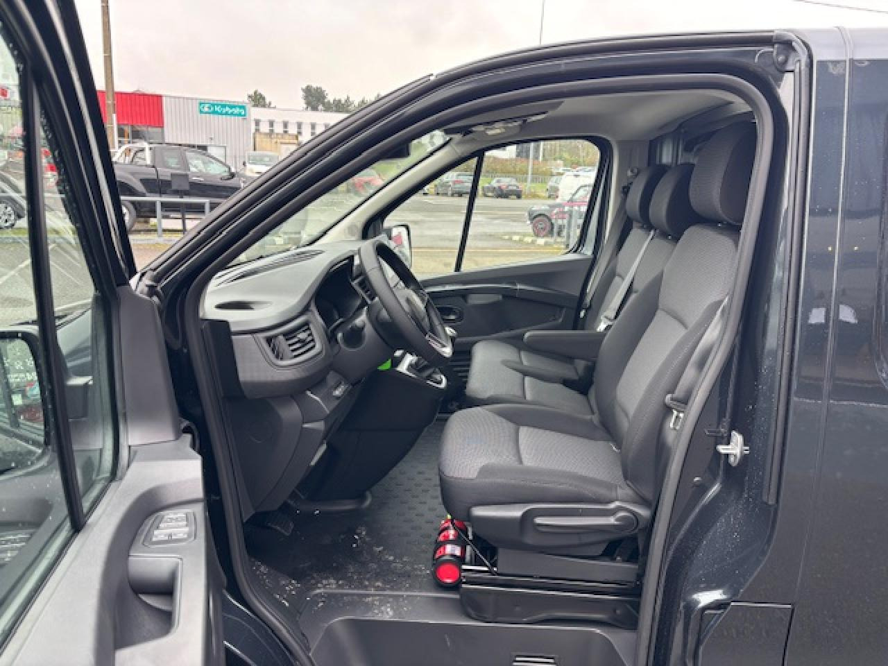 RENAULT TRAFIC 3T0 L1H1 2.0 DCI 150CH - Цельнометаллический фургон: фото 5 RENAULT TRAFIC 3T0 L1H1 2.0 DCI 150CH - Цельнометаллический фургон: фото 5