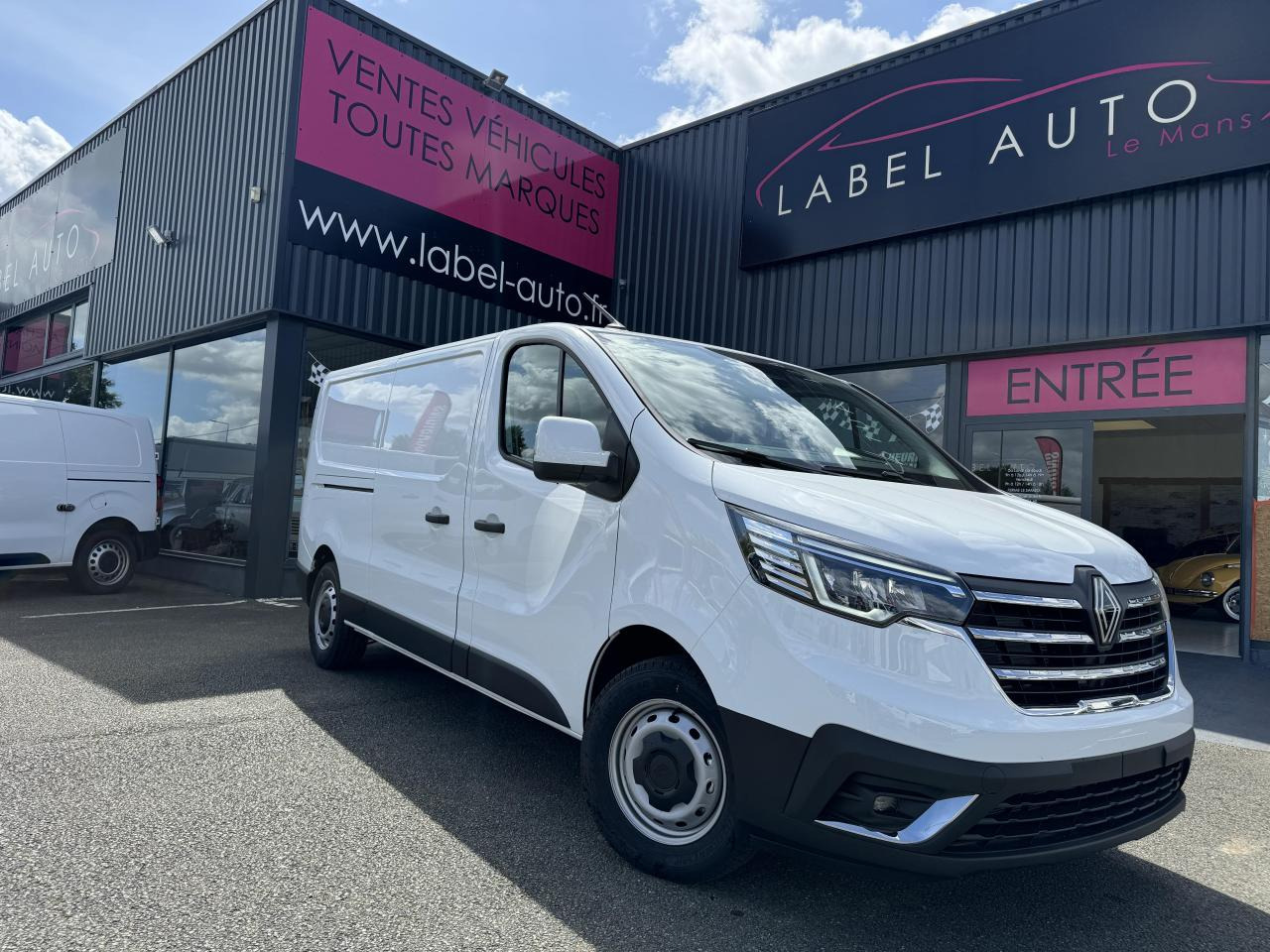 RENAULT Trafic L2H1 3000 Kg 2.0 Blue dCi - 130 2024 III FOURGON Fourgon Advance L2H1 PHASE 3 - Цельнометаллический фургон: фото 1 RENAULT Trafic L2H1 3000 Kg 2.0 Blue dCi - 130 2024 III FOURGON Fourgon Advance L2H1 PHASE 3 - Цельнометаллический фургон: фото 1