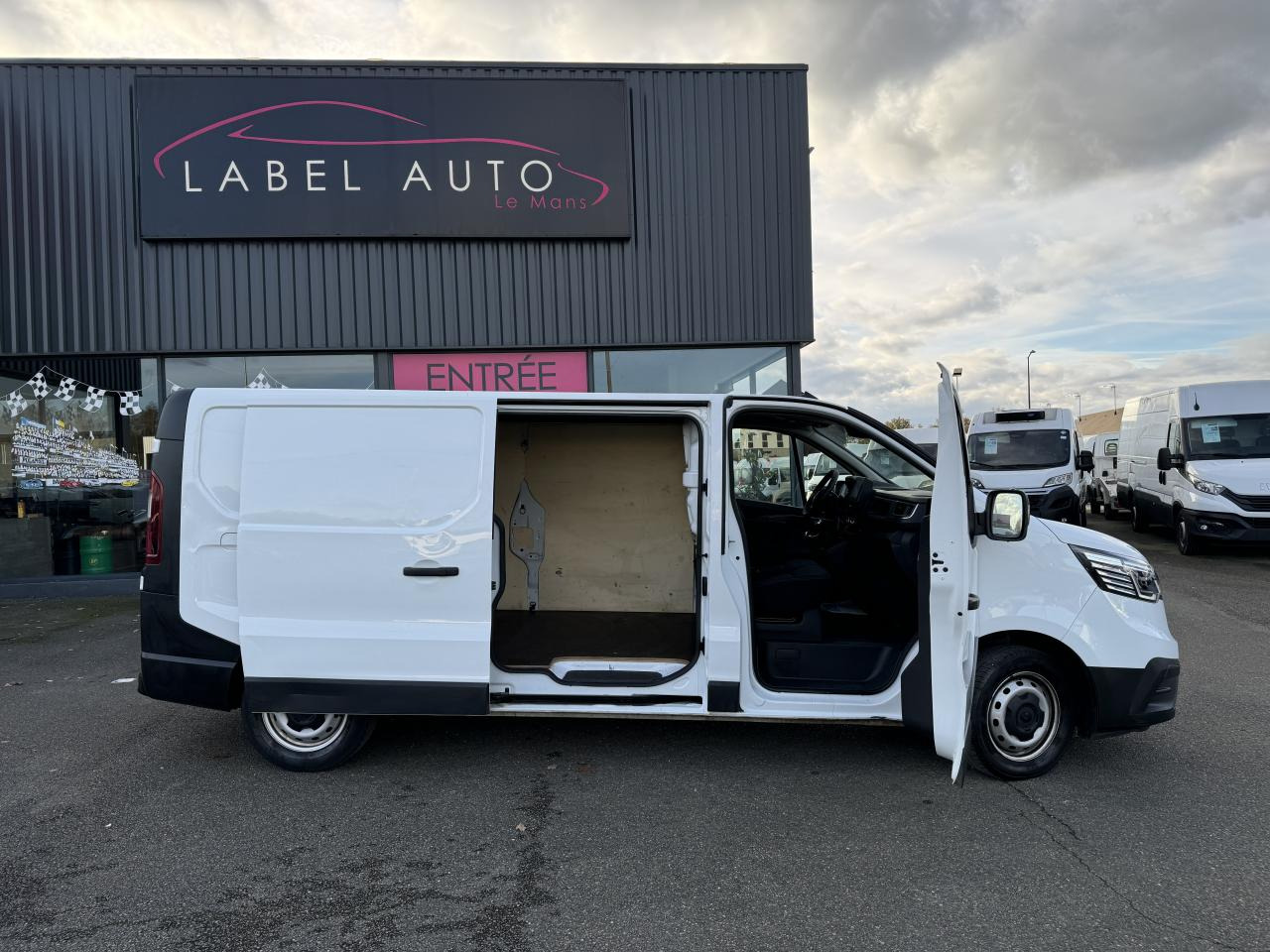 RENAULT Trafic L2H1 3000 Kg 2.0 Blue dCi - 130 III FOURGON Fourgon Grand Confort L2H1 PHASE 3 - Цельнометаллический фургон: фото 1 RENAULT Trafic L2H1 3000 Kg 2.0 Blue dCi - 130 III FOURGON Fourgon Grand Confort L2H1 PHASE 3 - Цельнометаллический фургон: фото 1