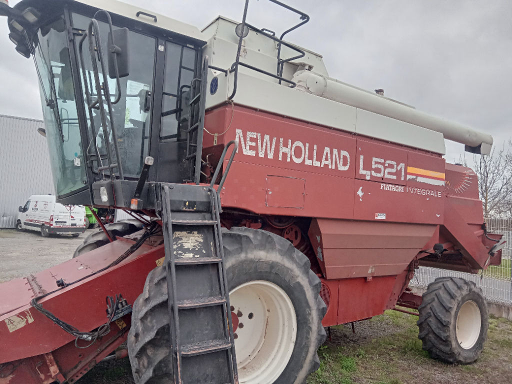 New Holland L521 intégrale - Зерноуборочный комбайн: фото 2 New Holland L521 intégrale - Зерноуборочный комбайн: фото 2
