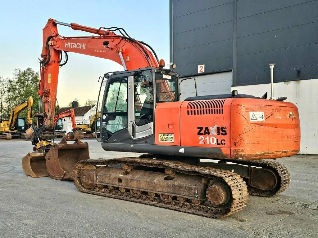 Hitachi ZX 210 LC-3 - Гусеничный экскаватор: фото 3 Hitachi ZX 210 LC-3 - Гусеничный экскаватор: фото 3