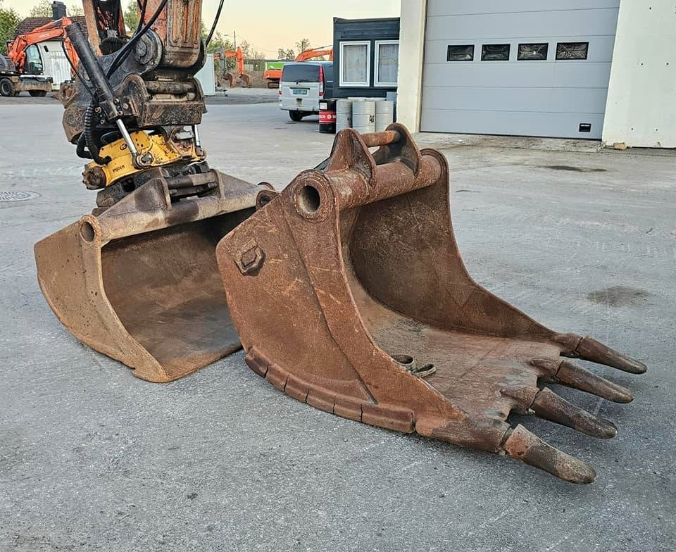 Гусеничный экскаватор Hitachi ZX 210 LC-3: фото 18