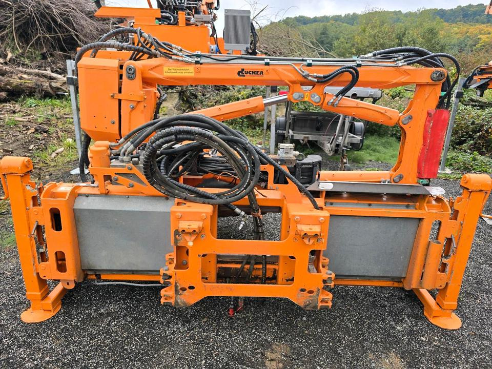 Dücker DUA 700 für Fendt Deutz Böschungsmäher Böschungsmulcher Traktor Bankettmäher 800 600 Mulag Una MHU - Косилка: фото 1 Dücker DUA 700 für Fendt Deutz Böschungsmäher Böschungsmulcher Traktor Bankettmäher 800 600 Mulag Una MHU - Косилка: фото 1