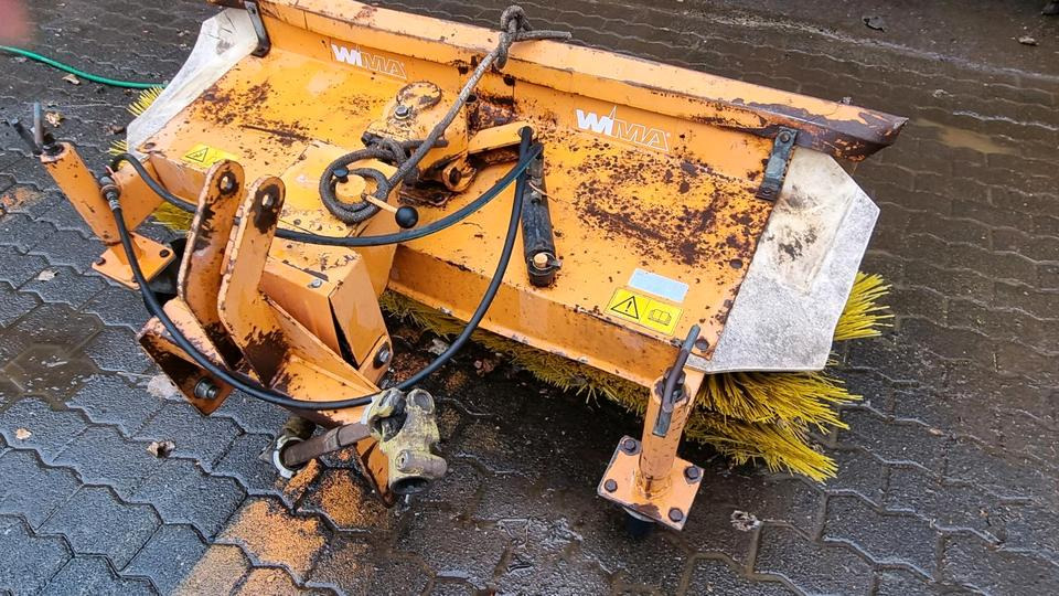 Kehrmaschine für Iseki Kleintraktor Traktor Kehrbesen Kubota Multicar Tremo - Щетка: фото 1 Kehrmaschine für Iseki Kleintraktor Traktor Kehrbesen Kubota Multicar Tremo - Щетка: фото 1