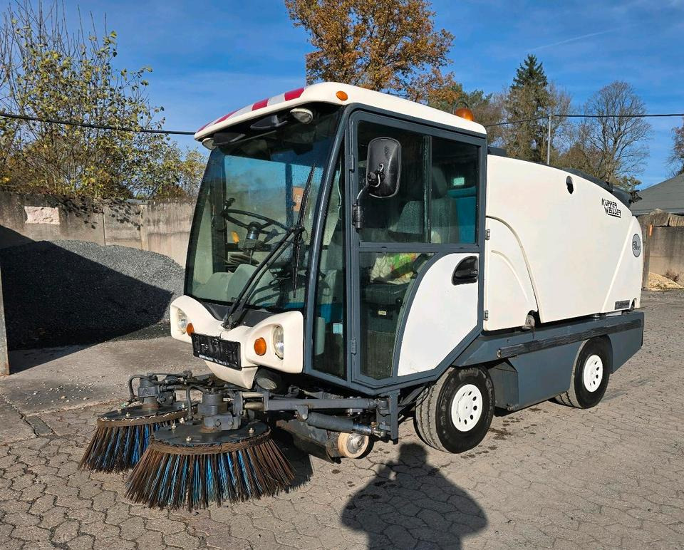 Küpper-Weisser Boschung Compact 50 Kehrmaschine Straßenkehrmaschine Kehreinheit Straßenreiniger - Подметально-уборочная машина: фото 1 Küpper-Weisser Boschung Compact 50 Kehrmaschine Straßenkehrmaschine Kehreinheit Straßenreiniger - Подметально-уборочная машина: фото 1