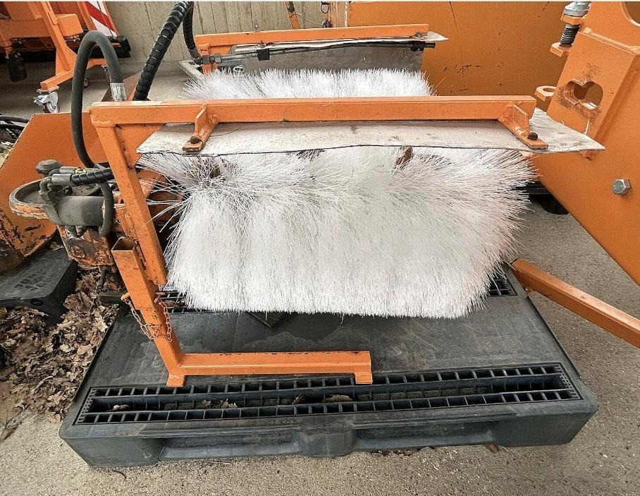 Leitpfostenwaschgerät Fiedler FLW 500 für Mähausleger Böschungsmäher Böschungsmulcher FfM 400 500 600 Leitpfostenwaschmaschine - Щетка: фото 5 Leitpfostenwaschgerät Fiedler FLW 500 für Mähausleger Böschungsmäher Böschungsmulcher FfM 400 500 600 Leitpfostenwaschmaschine - Щетка: фото 5