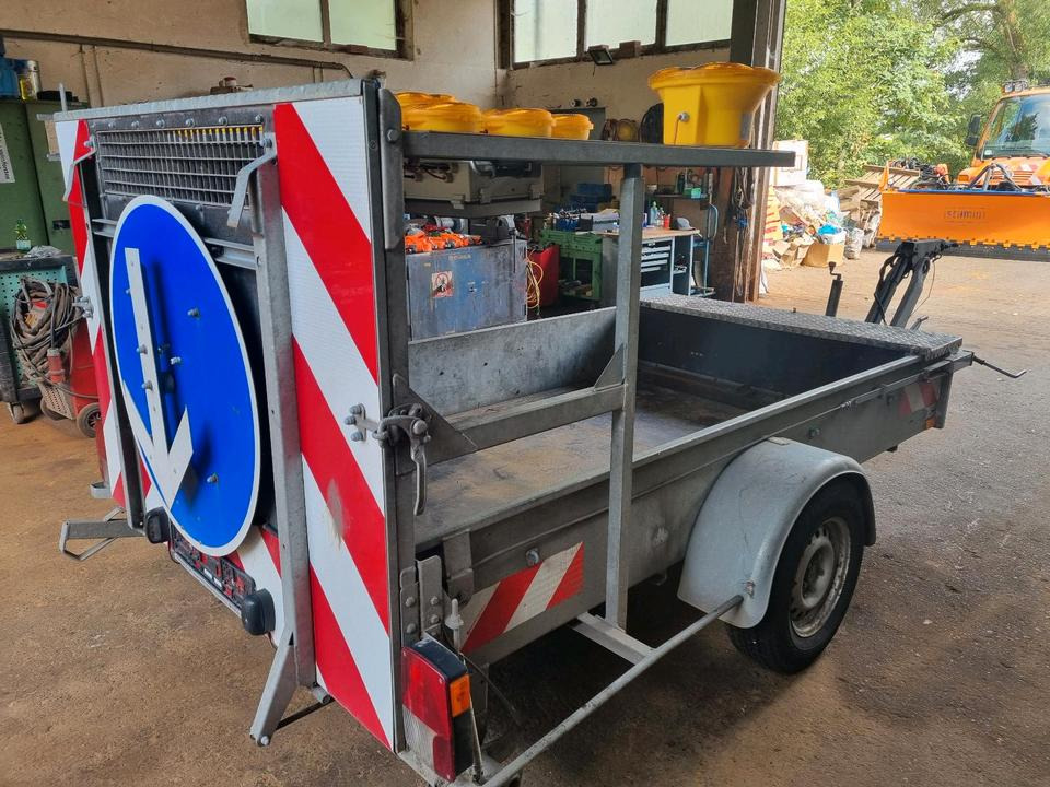Mersch Absperrtafel Nissen VZ 616 B3 LED Ausführung Auffahrampe Verkehrsleittafel Verkehrsleitanhänger Verkehrssicherungsanhänger Horizont Trebbiner Verkehrssicherung Baustellenabsicherung Unimog Auto - Строительное оборудование, Прицеп: фото 2 Mersch Absperrtafel Nissen VZ 616 B3 LED Ausführung Auffahrampe Verkehrsleittafel Verkehrsleitanhänger Verkehrssicherungsanhänger Horizont Trebbiner Verkehrssicherung Baustellenabsicherung Unimog Auto - Строительное оборудование, Прицеп: фото 2