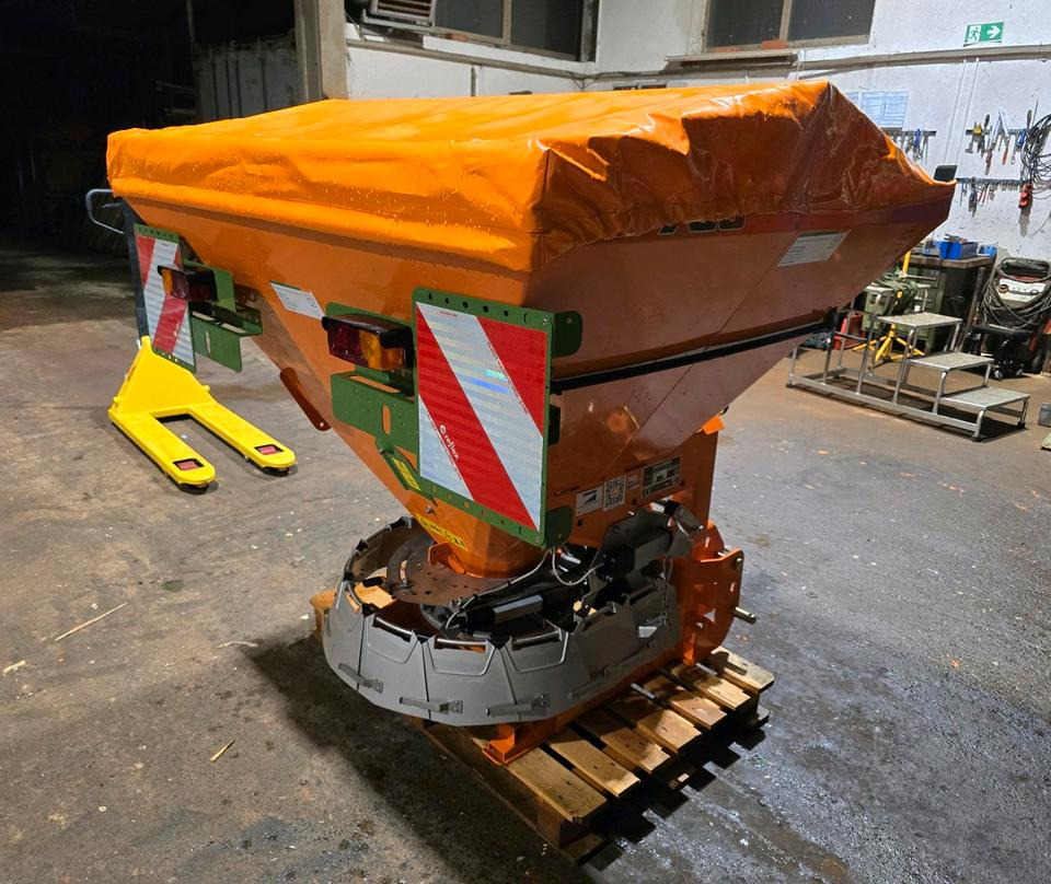 Neuer Amazone E+S 750 Salzstreuer Düngerstreuer Winterdienst Streuautomat Streusilo Solestreuer passend für Traktor Fendt Deutz Claas Case - Разбрасыватель песка/ Соли: фото 5 Neuer Amazone E+S 750 Salzstreuer Düngerstreuer Winterdienst Streuautomat Streusilo Solestreuer passend für Traktor Fendt Deutz Claas Case - Разбрасыватель песка/ Соли: фото 5