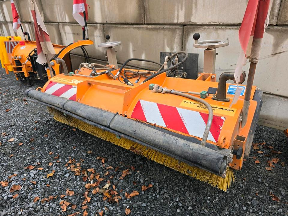 Sobernheimer FKM 1.8F Kehrmaschine für Multicar Straßenkehrmaschine Kehrbesen für Multicar Tremo Iseki Kubota - Щетка: фото 4 Sobernheimer FKM 1.8F Kehrmaschine für Multicar Straßenkehrmaschine Kehrbesen für Multicar Tremo Iseki Kubota - Щетка: фото 4