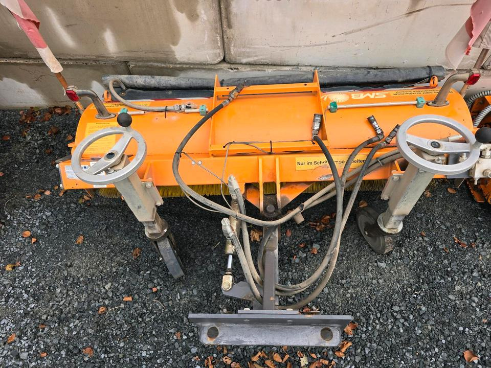 Sobernheimer FKM 1.8F Kehrmaschine für Multicar Straßenkehrmaschine Kehrbesen für Multicar Tremo Iseki Kubota - Щетка: фото 3 Sobernheimer FKM 1.8F Kehrmaschine für Multicar Straßenkehrmaschine Kehrbesen für Multicar Tremo Iseki Kubota - Щетка: фото 3