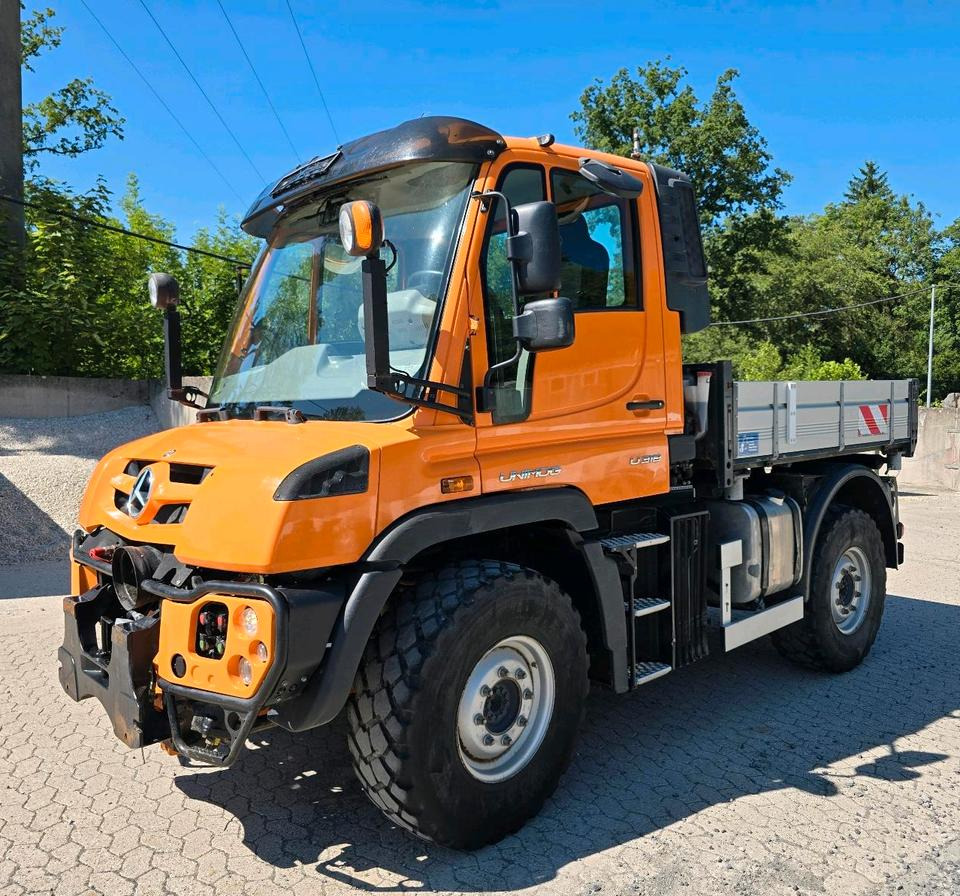 Unimog U318 NKS-F-UGE-42 Mercedes-Benz 405/10 405/12 UGE Mercedes-Benz U 318 323 327 423 427 429 430 EasyDrive Variopilot - Снегоуборочная машина: фото 1 Unimog U318 NKS-F-UGE-42 Mercedes-Benz 405/10 405/12 UGE Mercedes-Benz U 318 323 327 423 427 429 430 EasyDrive Variopilot - Снегоуборочная машина: фото 1