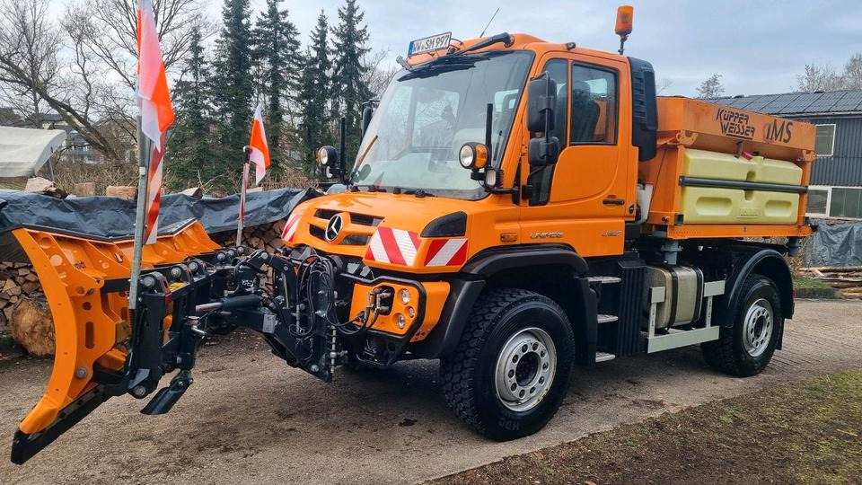 Zu vermieten Unimog 405 U527 Winterdienst Schmidt Salzstreuer 423 429 430 Mercedes Benz 318 527 Vermietung - Снегоуборочная машина: фото 2 Zu vermieten Unimog 405 U527 Winterdienst Schmidt Salzstreuer 423 429 430 Mercedes Benz 318 527 Vermietung - Снегоуборочная машина: фото 2